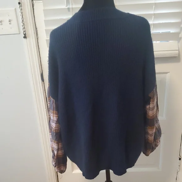 Jessica Simpson V-Neck Sweater in Navy with Plaid Sleeves - Picture 8 of 9